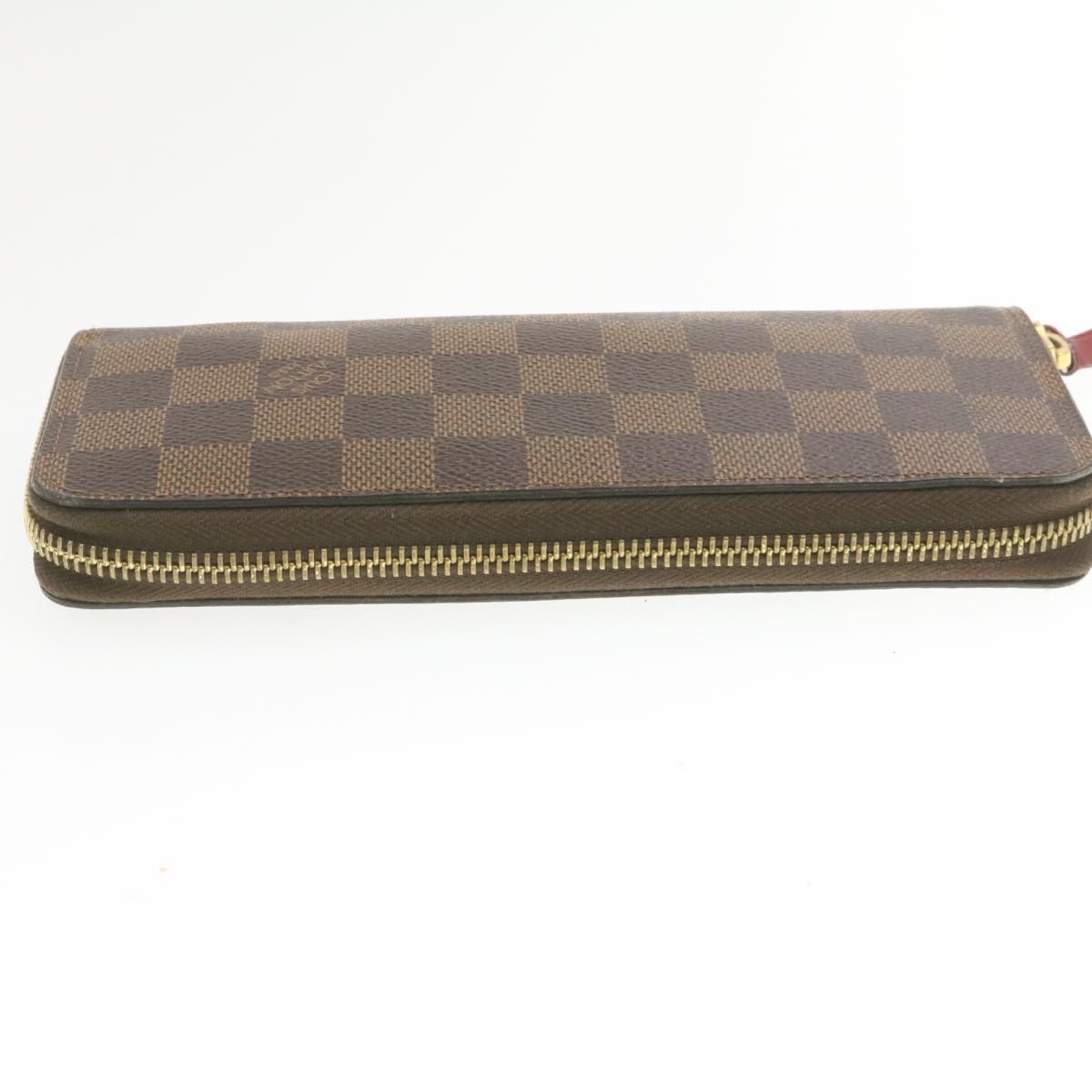 m60742 clémence wallet