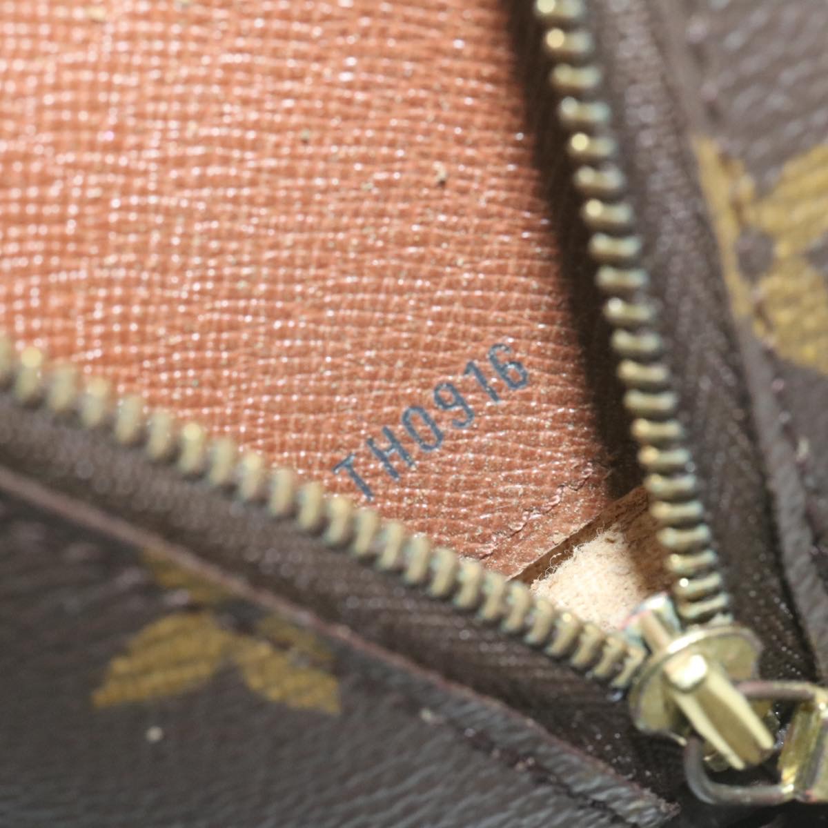 Louis Vuitton Monogram Trousse Demi-Ronde M47520 Pouch Monogram