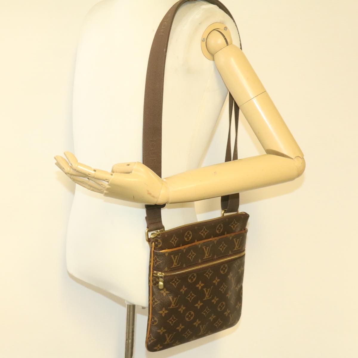 Louis Vuitton Monogram Pochette Valmy | semashow.com